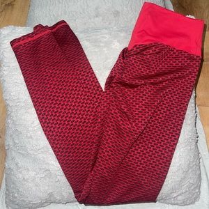 Red scrunch booty Tik Tok leggings.